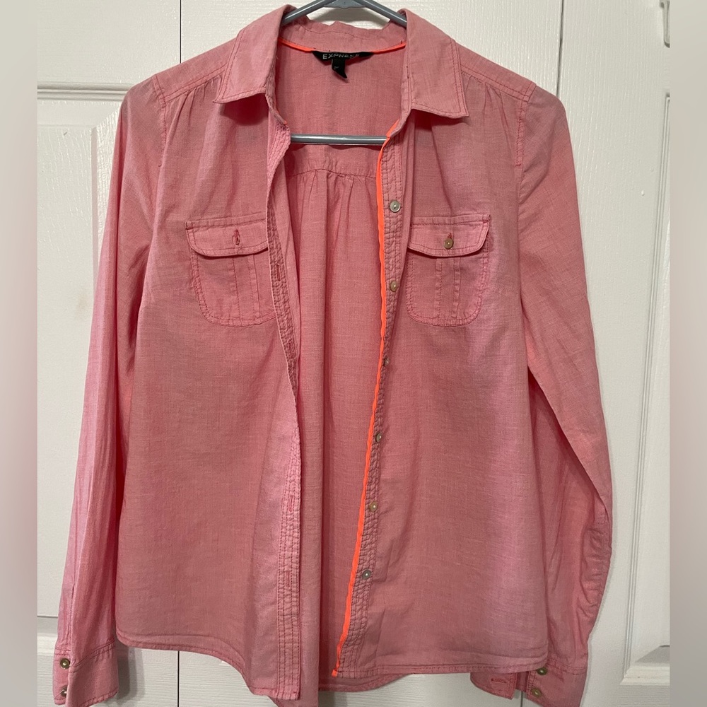 Express long sleeve bottom down shirt